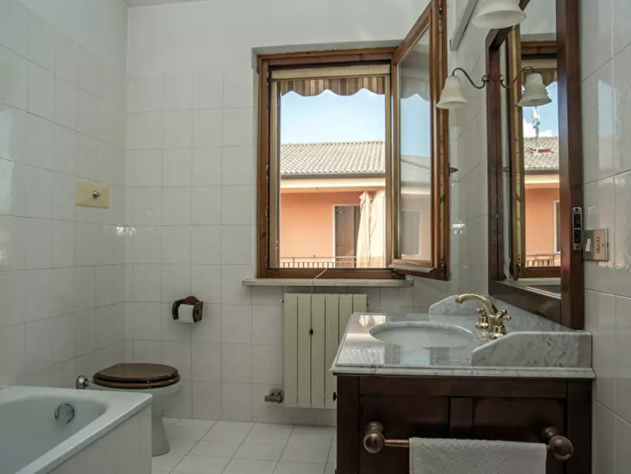 Immagine 18 di Villa in vendita  in Via Carlo Casalegno a Bussolengo