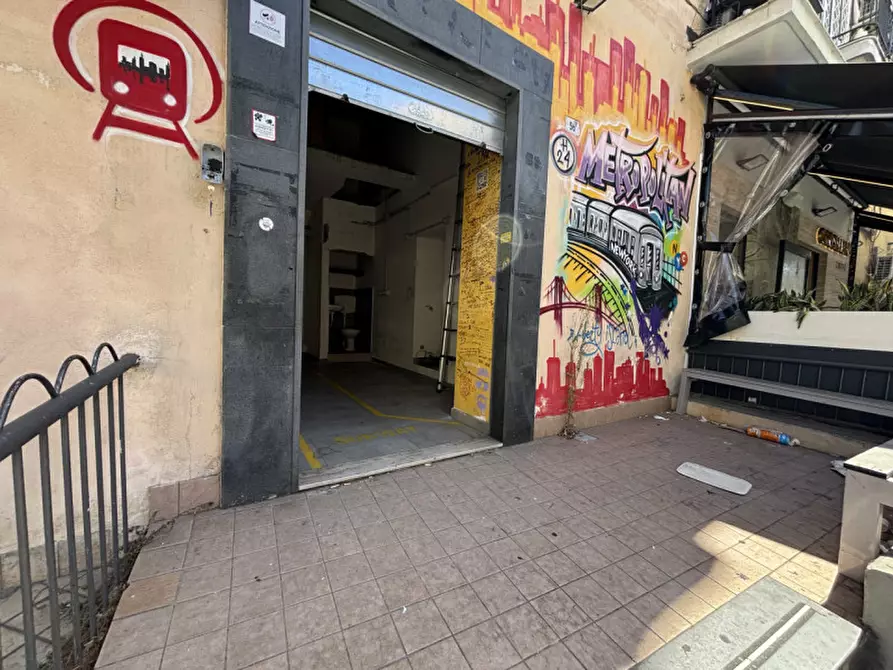 Immagine 4 di Negozio in affitto  in VIA CIRCUMVALLAZIONE a Torre Del Greco