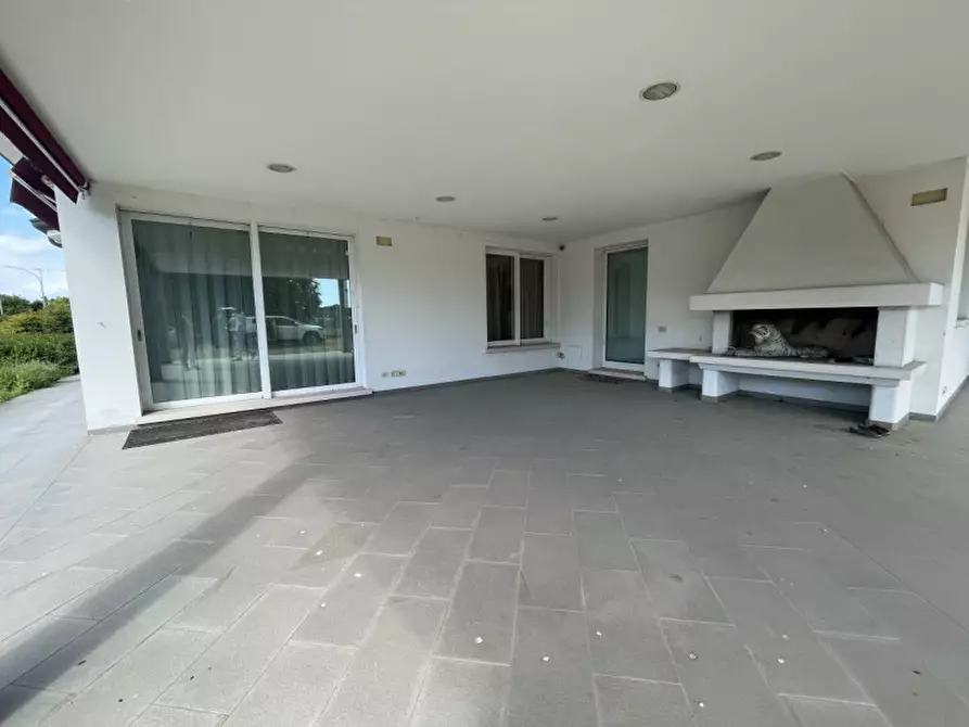 Immagine 2 di Villa in vendita  in Via Torino a Legnaro