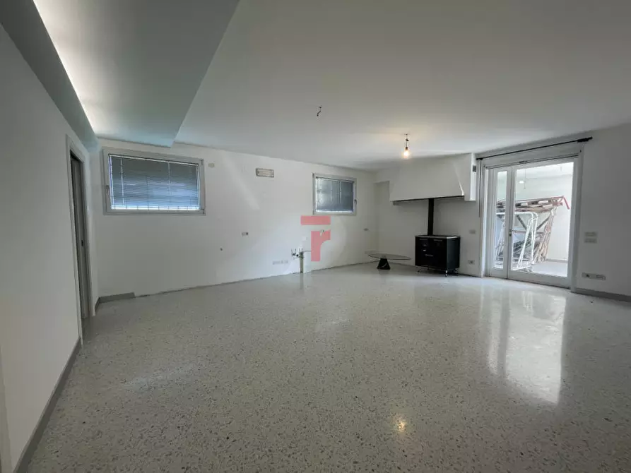 Immagine 10 di Villa in vendita  in Via Torino a Legnaro