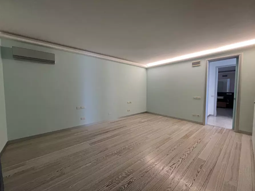 Immagine 14 di Villa in vendita  in Via Roma a Legnaro