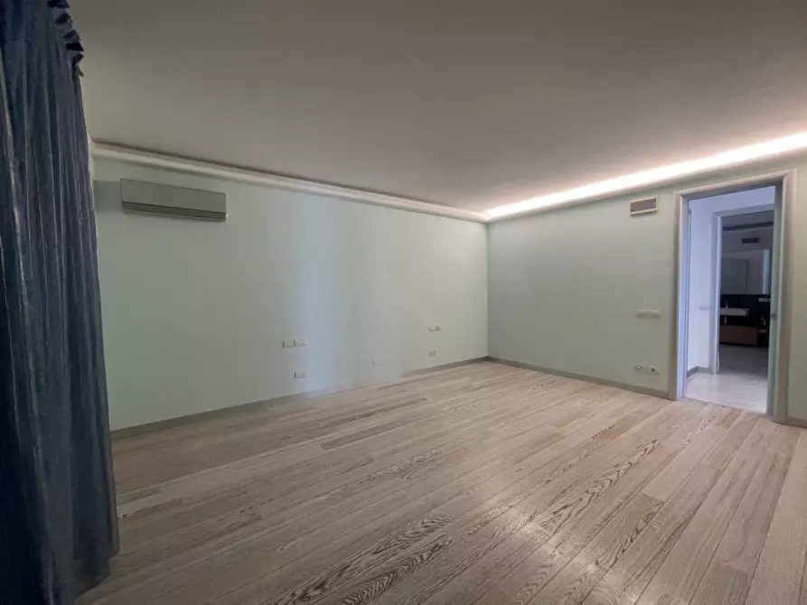 Immagine 18 di Villa in vendita  in Via Torino a Legnaro