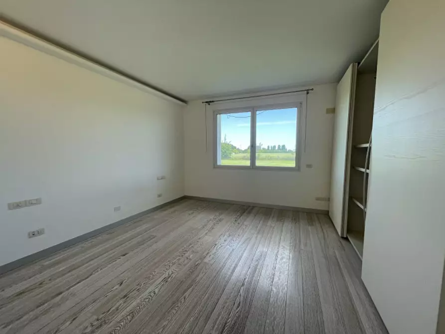 Immagine 26 di Villa in vendita  in Via Roma a Legnaro