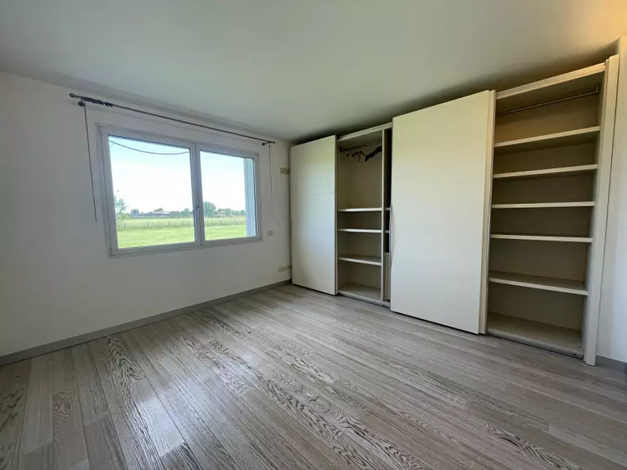 Immagine 30 di Villa in vendita  in Via Roma a Legnaro