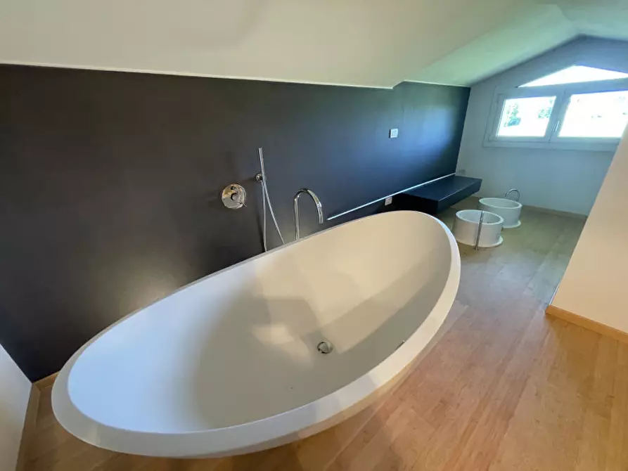 Immagine 32 di Villa in vendita  in Via Roma a Legnaro