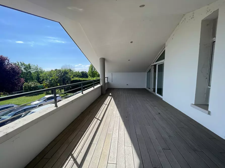 Immagine 39 di Villa in vendita  in Via Roma a Legnaro