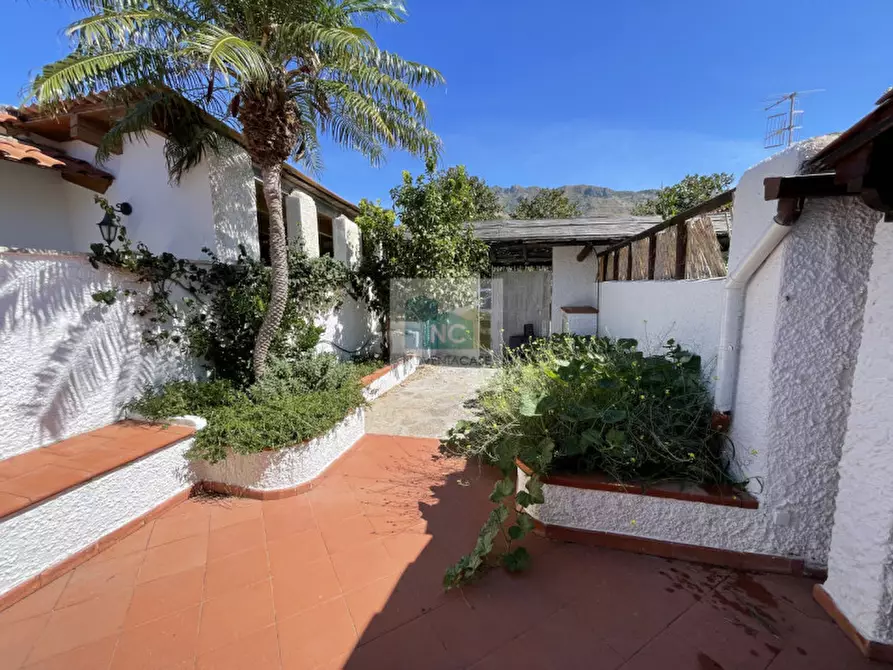 Immagine 3 di Appartamento in vendita  in via campotese a Forio