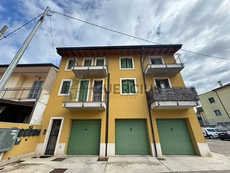 Immagine 17 di Appartamento in vendita  in Piazza Vittorio Veneto a Caldiero