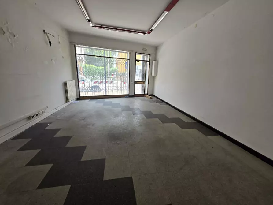 Immagine 6 di Negozio in affitto  in via san marco a Padova