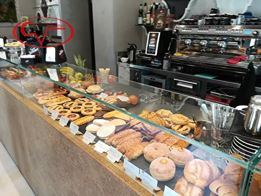 Immagine 1 di Attività commerciale in vendita  in Via Dante Alighieri a Montevarchi