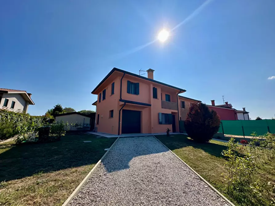 Immagine 1 di Casa bifamiliare in vendita  in Via Arboncelli a Villa Estense
