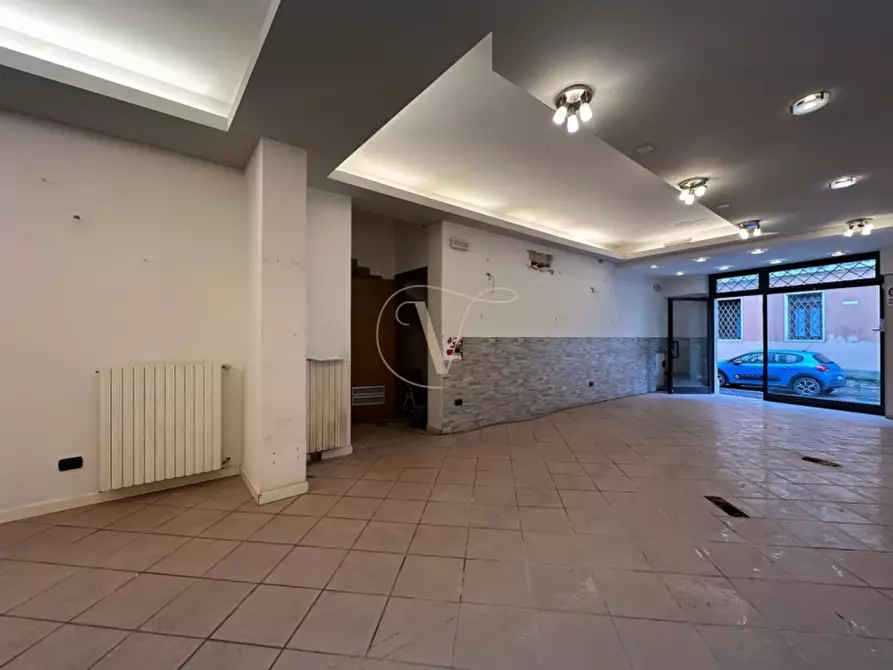 Immagine 2 di Attività commerciale in affitto  in Via Ospedale Civile a Padova