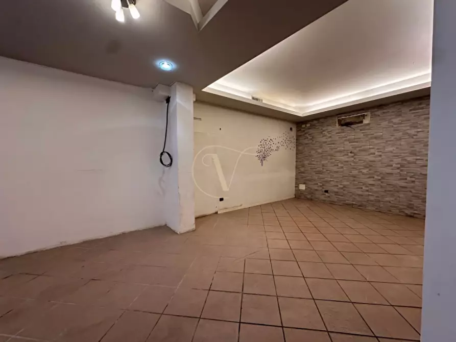Immagine 9 di Attività commerciale in affitto  in Via Ospedale Civile a Padova