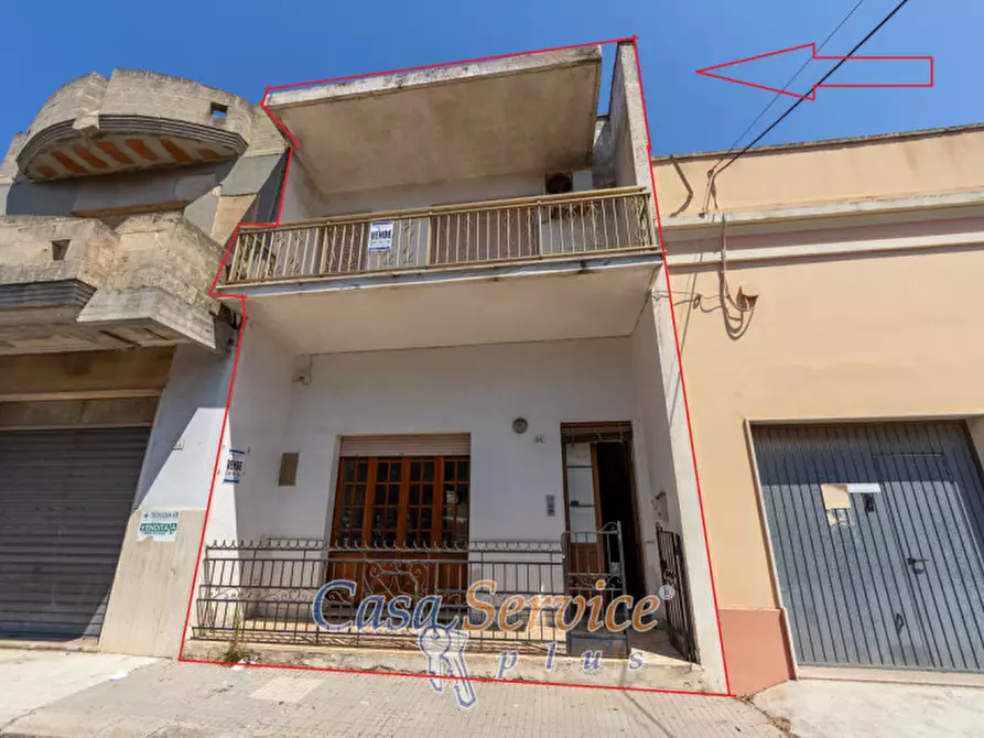 Immagine 1 di Casa indipendente in vendita  in Piazza Beltrano a Racale