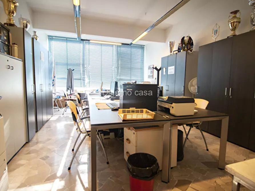 Immagine 2 di Ufficio in vendita  a Prato