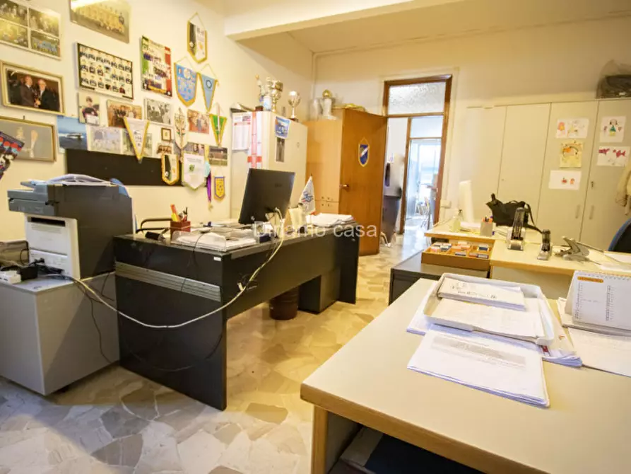 Immagine 15 di Ufficio in vendita  a Prato