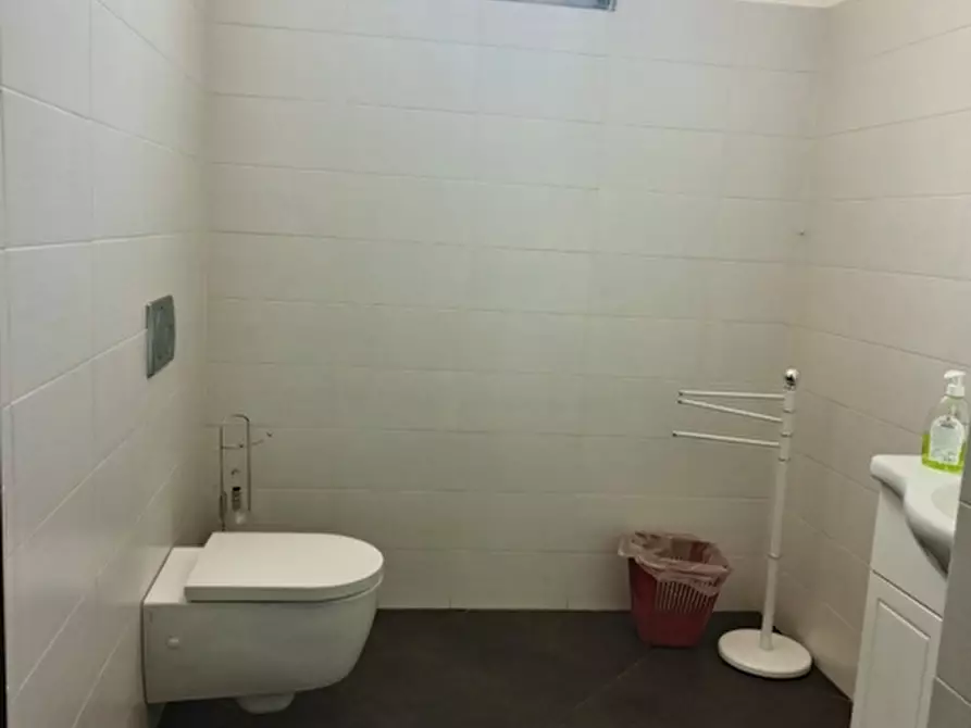 Immagine 5 di Laboratorio in vendita  in Via M. Santini a Parabiago