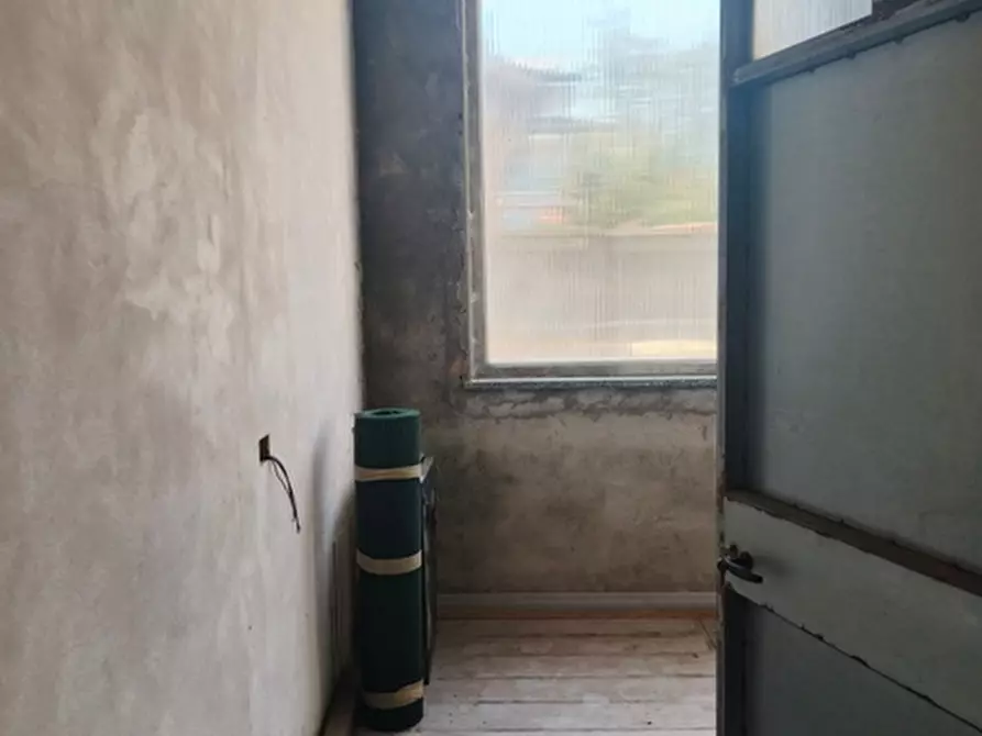 Immagine 7 di Laboratorio in vendita  in Via M. Santini a Parabiago