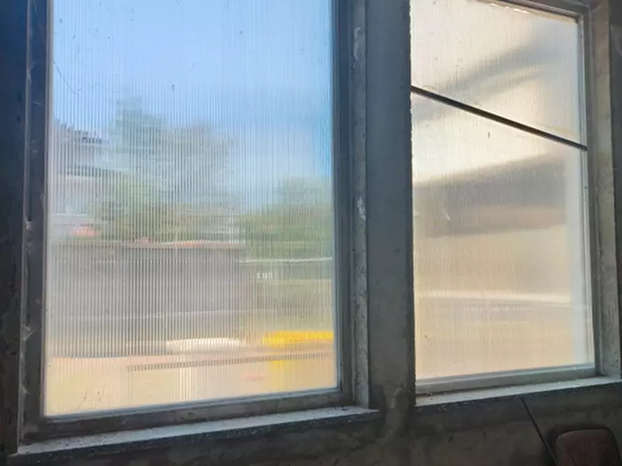 Immagine 8 di Laboratorio in vendita  in Via M. Santini a Parabiago