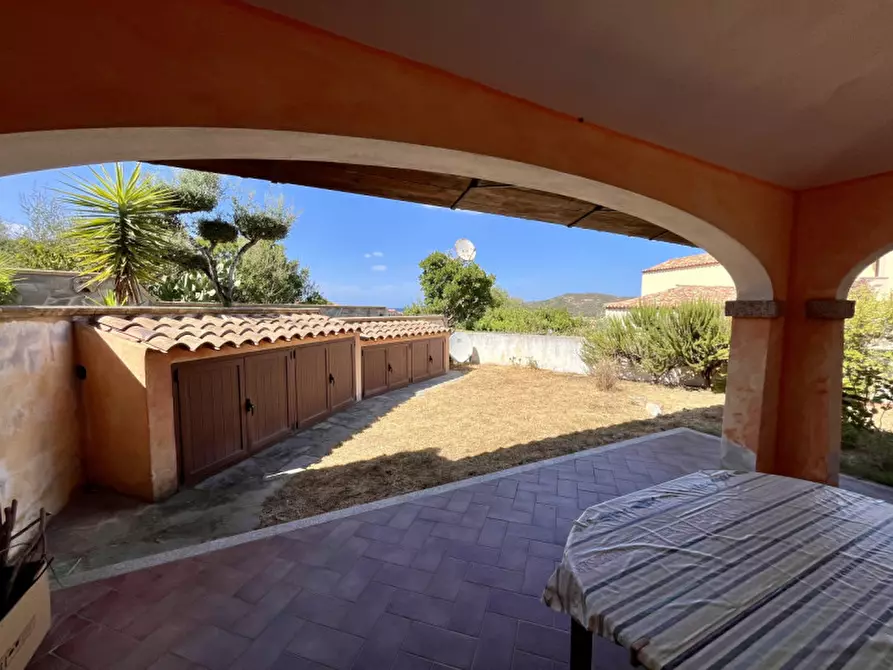 Immagine 1 di Villetta a schiera in vendita  in VIA DELLA PEONI a Olbia