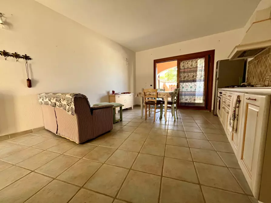 Immagine 2 di Villetta a schiera in vendita  in VIA DELLA PEONI a Olbia