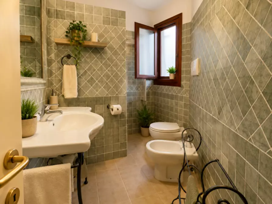 Immagine 8 di Villetta a schiera in vendita  in VIA DELLA PEONI a Olbia