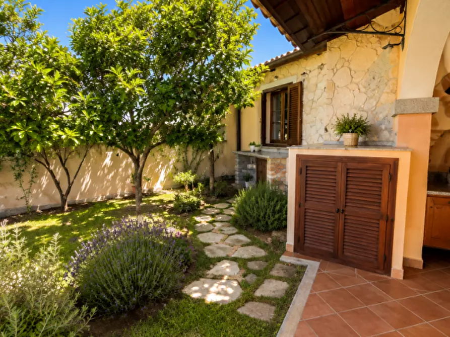 Immagine 14 di Villetta a schiera in vendita  in VIA DELLA PEONI a Olbia