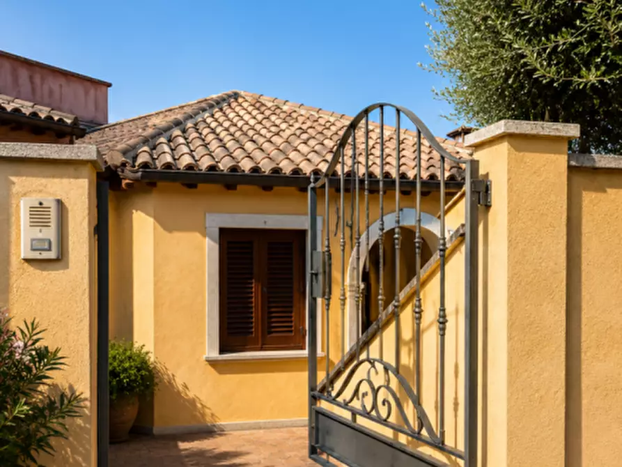 Immagine 18 di Villetta a schiera in vendita  in VIA DELLA PEONI a Olbia