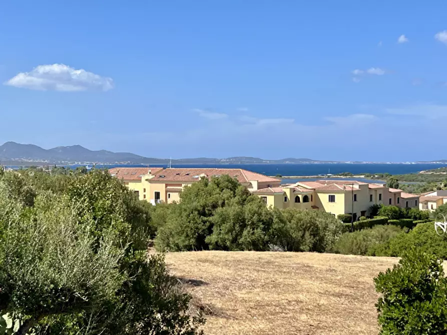 Immagine 36 di Villetta a schiera in vendita  in VIA DELLA PEONI a Olbia