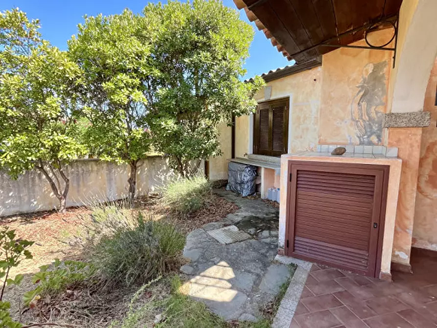 Immagine 37 di Villetta a schiera in vendita  in VIA DELLA PEONI a Olbia