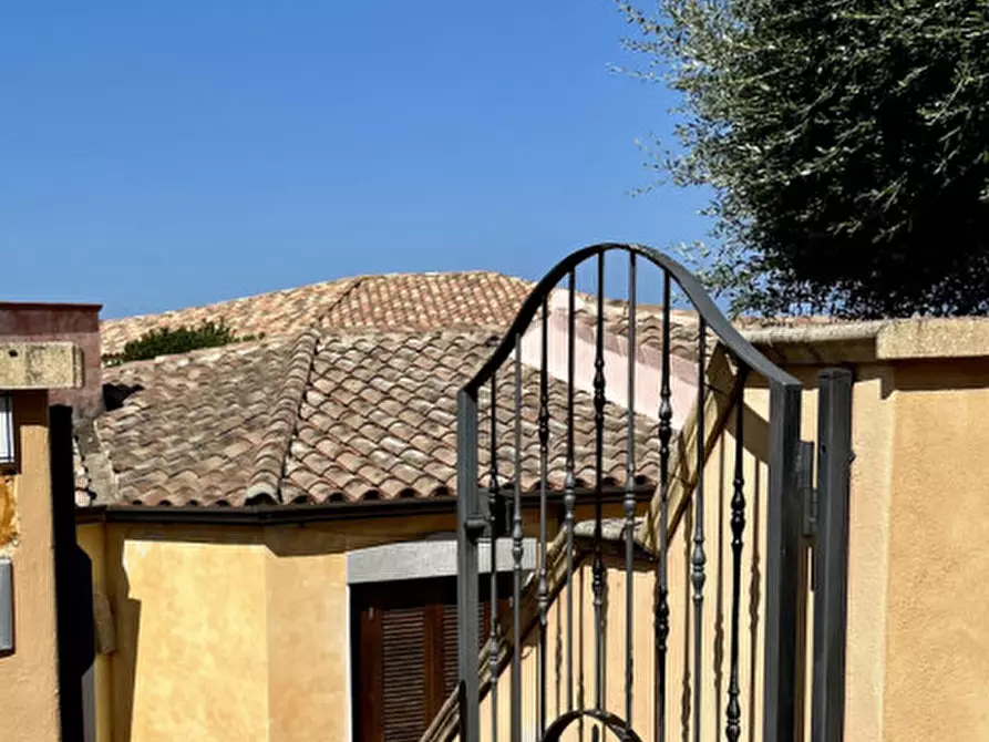 Immagine 38 di Villetta a schiera in vendita  in VIA DELLA PEONI a Olbia