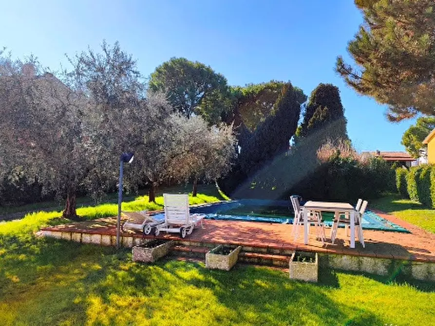 Immagine 4 di Villa in vendita  in VIA PARINI 5 a Peschiera Del Garda