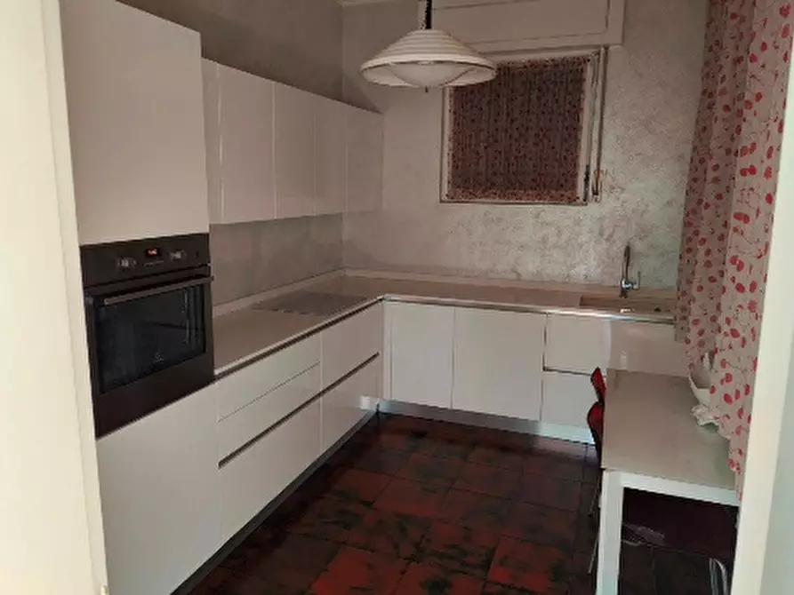 Immagine 9 di Villa in vendita  in VIA PARINI 5 a Peschiera Del Garda