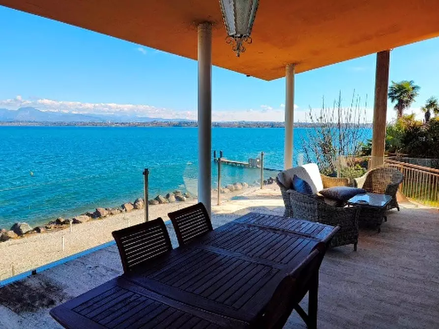 Immagine 11 di Villa in vendita  in VIA PARINI 5 a Peschiera Del Garda