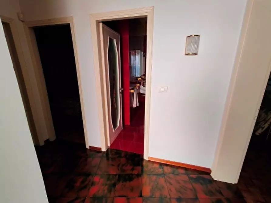 Immagine 12 di Villa in vendita  in VIA PARINI 5 a Peschiera Del Garda