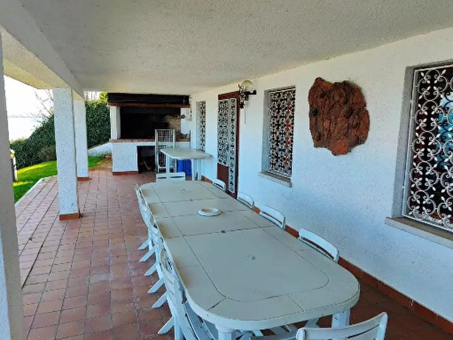 Immagine 18 di Villa in vendita  in VIA PARINI 5 a Peschiera Del Garda