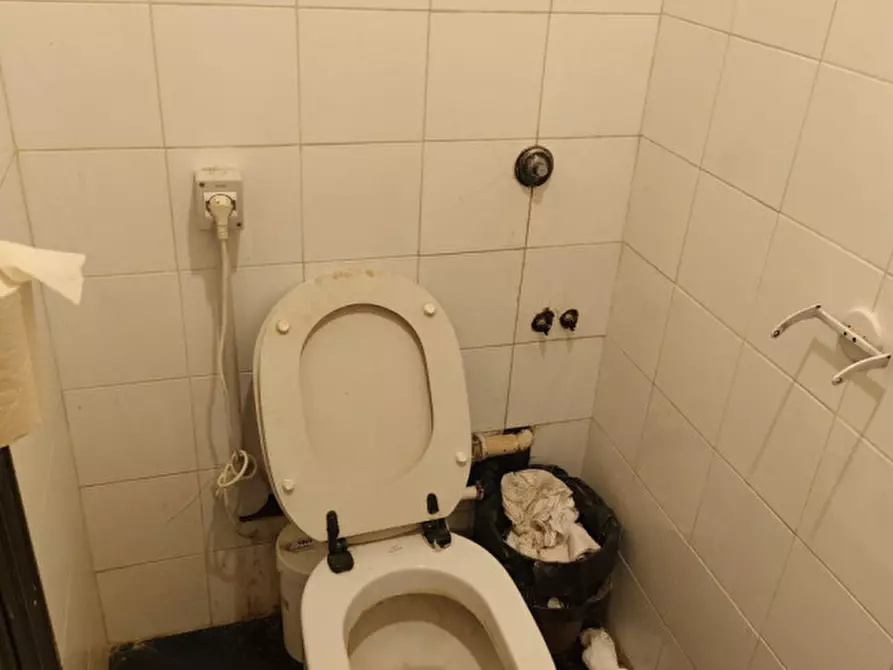 Immagine 38 di Attività commerciale in vendita  in PIAZZA TASSO a Firenze