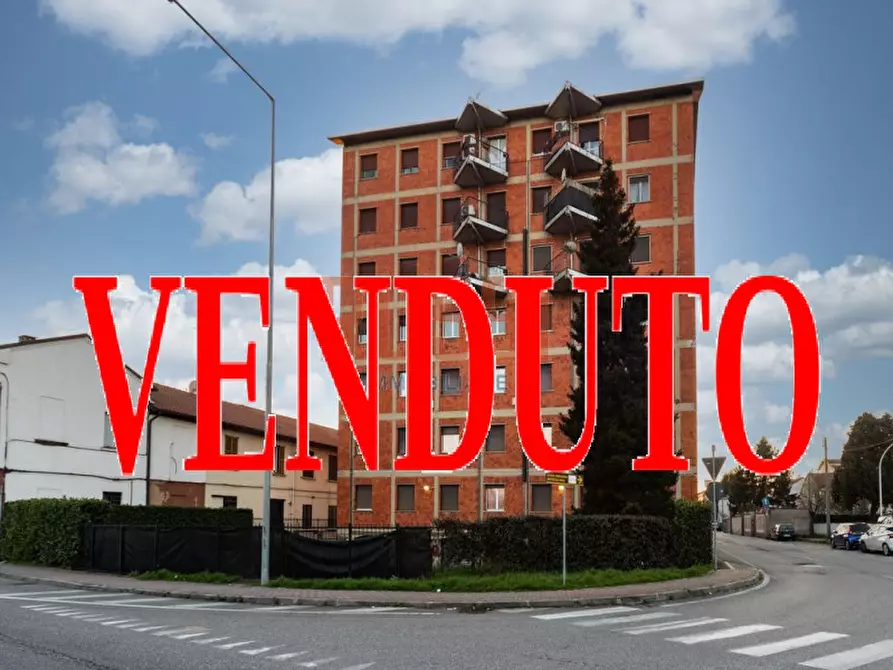 Immagine 1 di Appartamento in vendita  in VIA VALOSA DI SOPRA a Monza