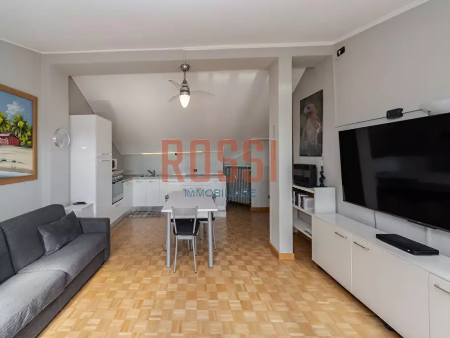 Immagine 6 di Appartamento in vendita  in VIA VALOSA DI SOPRA a Monza