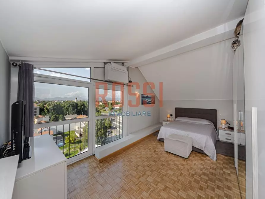 Immagine 10 di Appartamento in vendita  in VIA VALOSA DI SOPRA a Monza