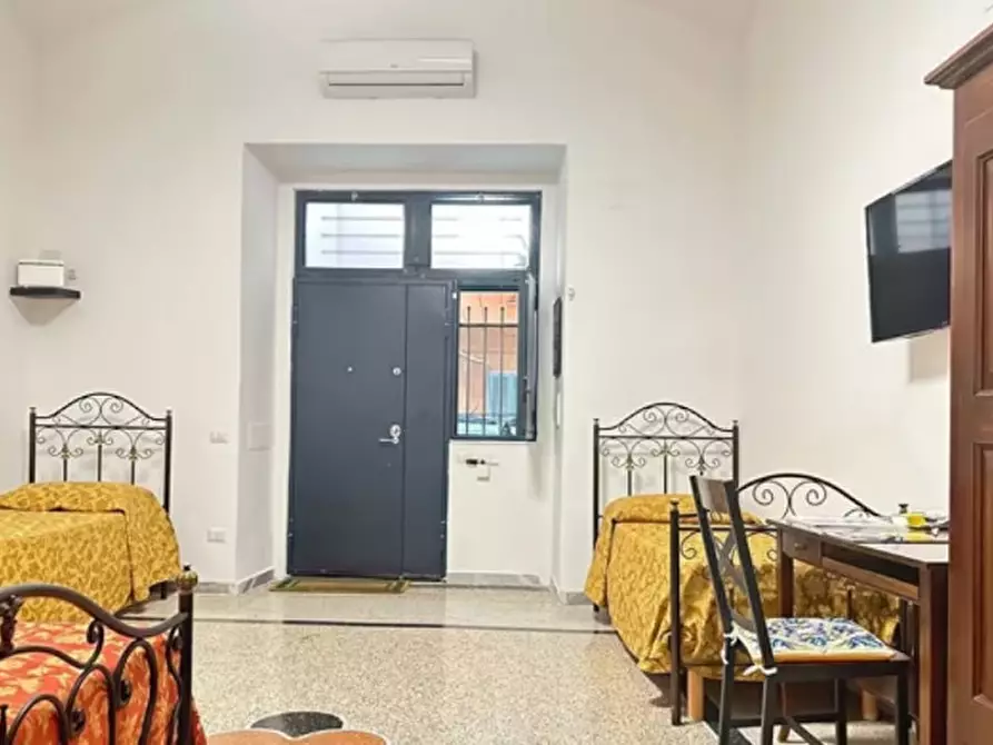 Immagine 1 di Appartamento in affitto  in camillo porzio 15 a Napoli