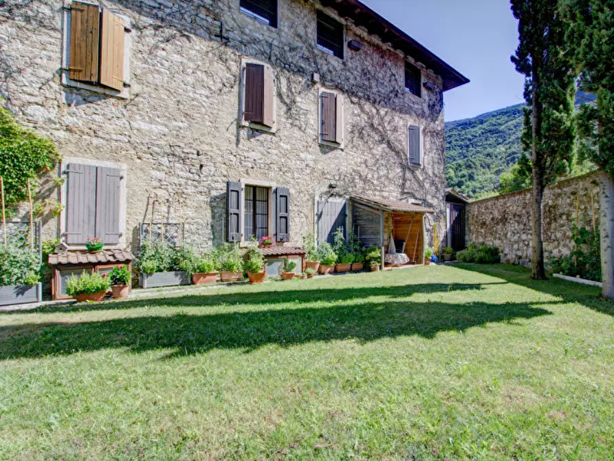 Immagine 13 di Villa in vendita  in Via Lagolo a Madruzzo