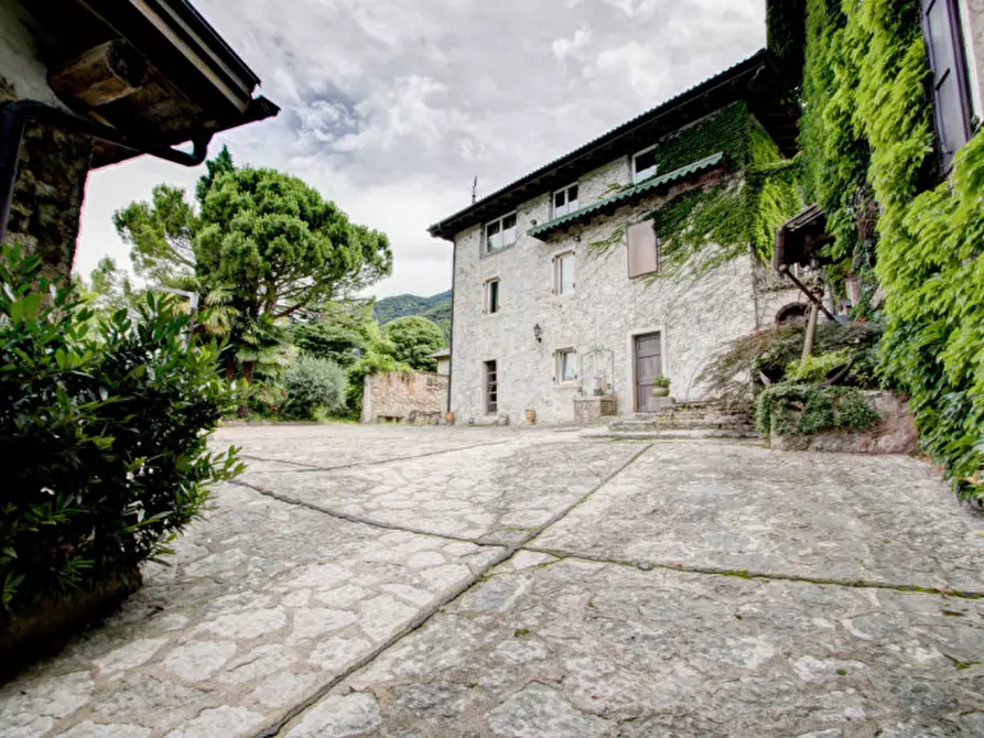 Immagine 51 di Villa in vendita  in Via Lagolo a Madruzzo