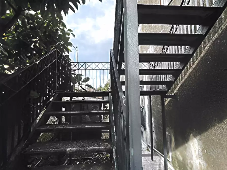 Immagine 4 di Appartamento in vendita  in Strada Provinciale di Caserta n. 234 a Napoli