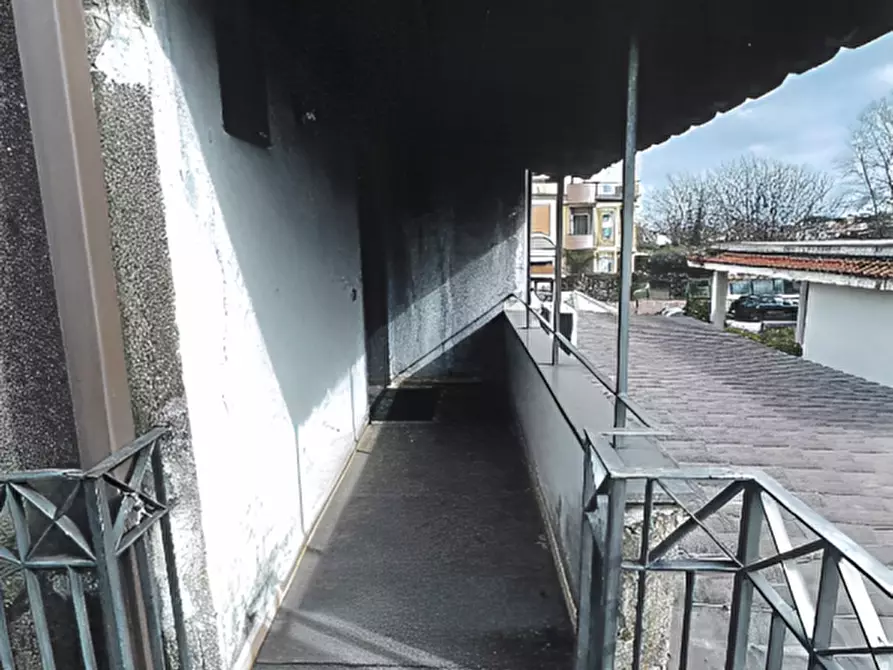 Immagine 5 di Appartamento in vendita  in Strada Provinciale di Caserta n. 234 a Napoli