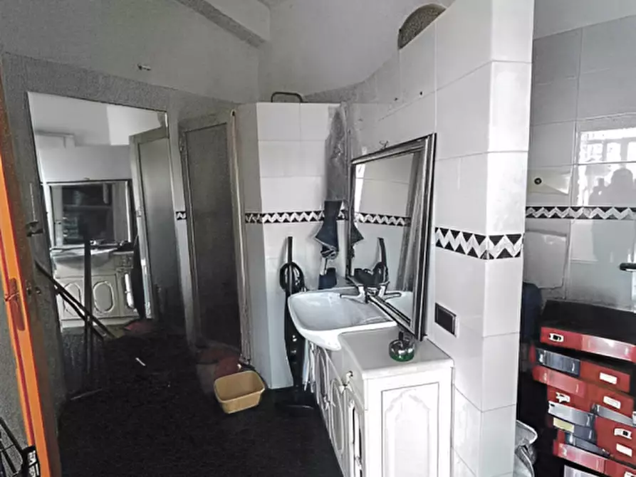 Immagine 12 di Appartamento in vendita  in Strada Provinciale di Caserta n. 234 a Napoli