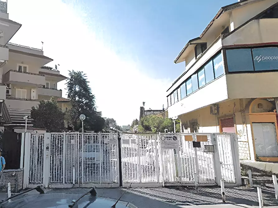 Immagine 15 di Appartamento in vendita  in Strada Provinciale di Caserta n. 234 a Napoli