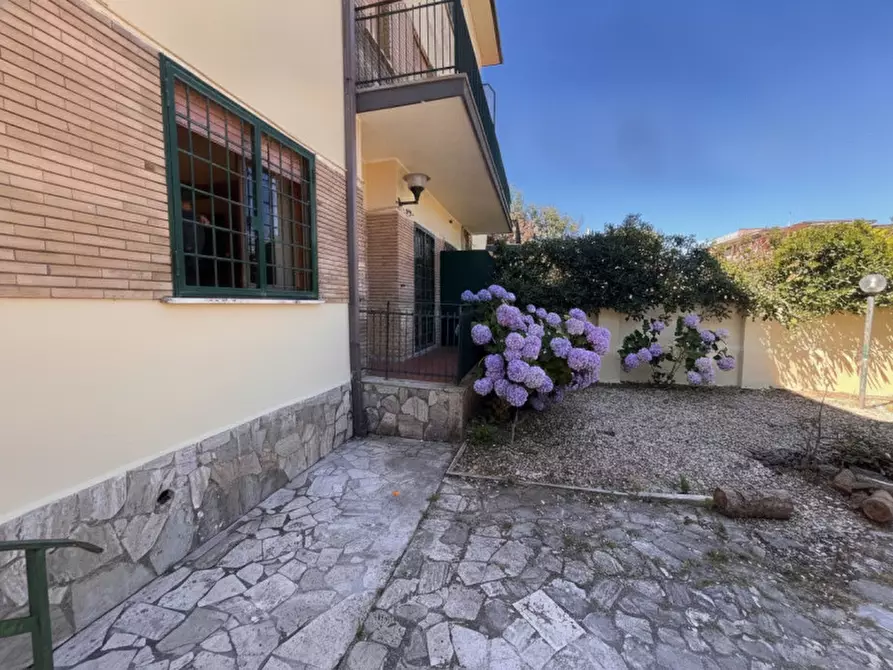 Immagine 3 di Appartamento in vendita  in Viale Ninfa Alburnea a Anzio