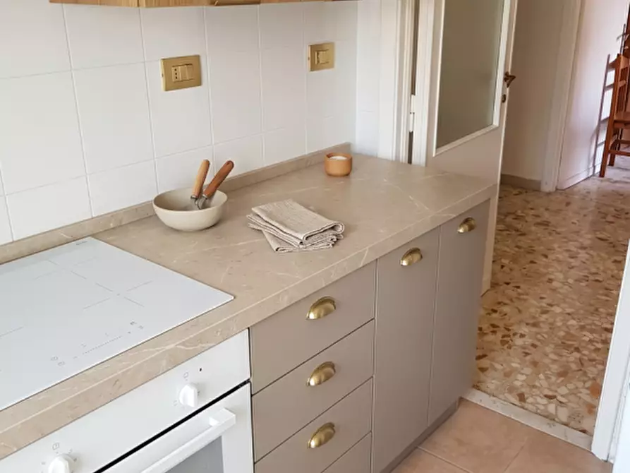 Immagine 11 di Appartamento in vendita  in Viale Ninfa Alburnea a Anzio