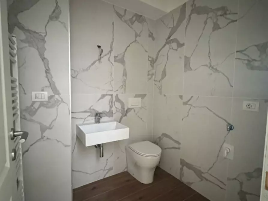 Immagine 13 di Appartamento in vendita  in Via dei Sabelli a Roma